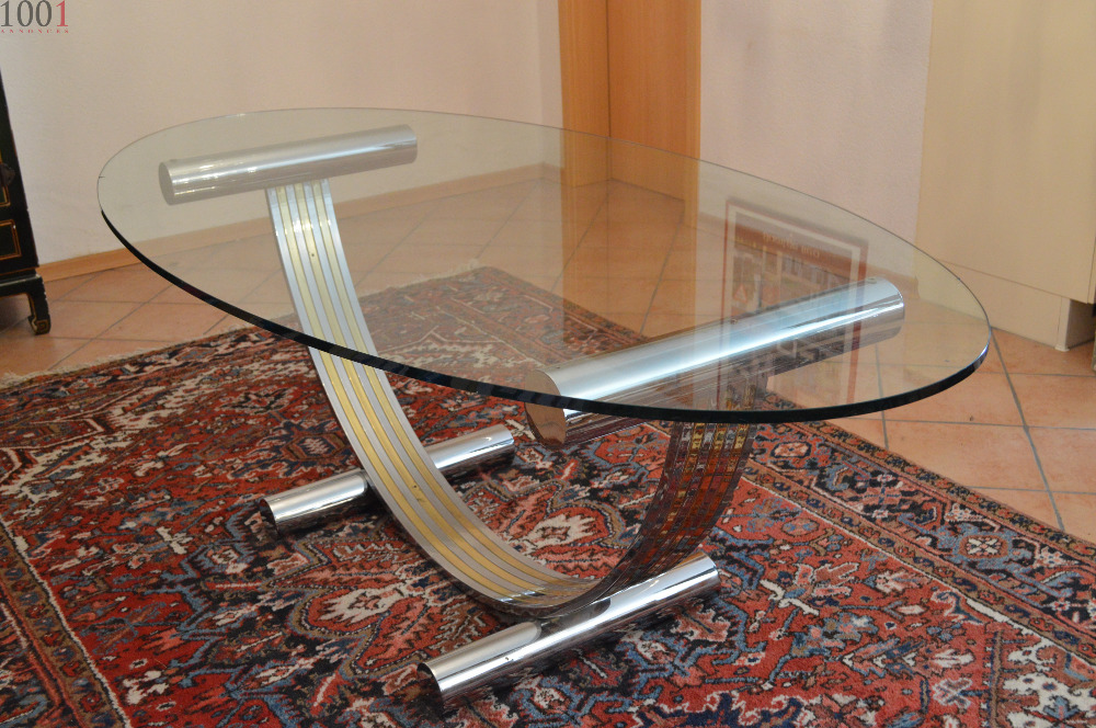 Belle table en verre ovale