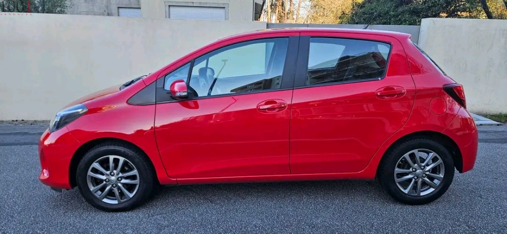 Toyota Yaris 1.33 VVTi 99 ch Comfort 2015 - Voiture - Ile-de-France - photo 2