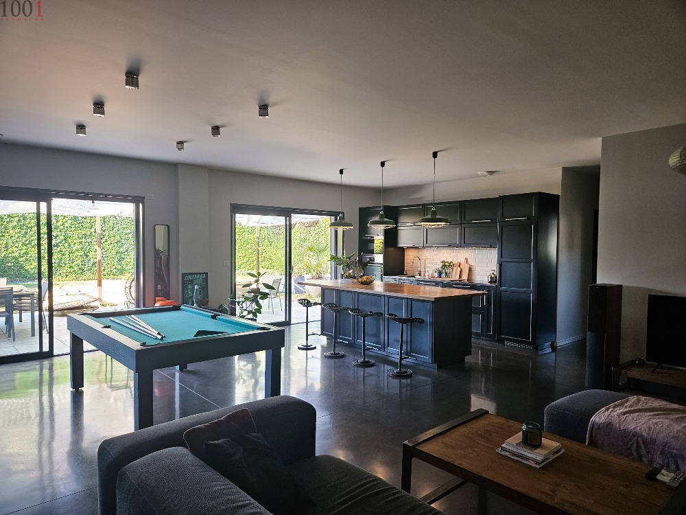 150 m² aménagés + local 130 m² – terrain 1088m2